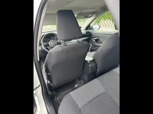 TOYOTA Yaris Thumbnail 6