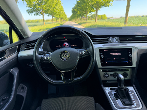 VOLKSWAGEN Passat Thumbnail 11