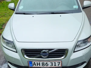 VOLVO S40 Thumbnail 2