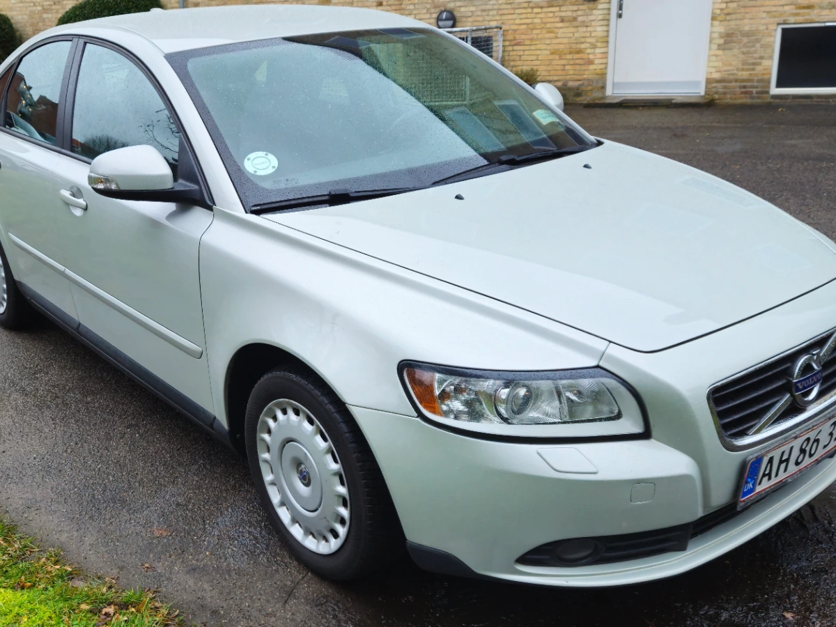 VOLVO S40