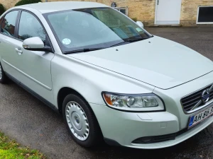 VOLVO S40 Thumbnail 1