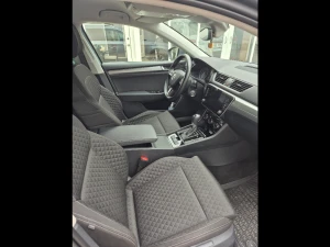 SKODA Superb Thumbnail 5