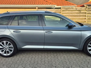SKODA Superb Thumbnail 9
