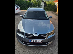 SKODA Superb Thumbnail 3