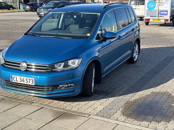 VOLKSWAGEN Touran