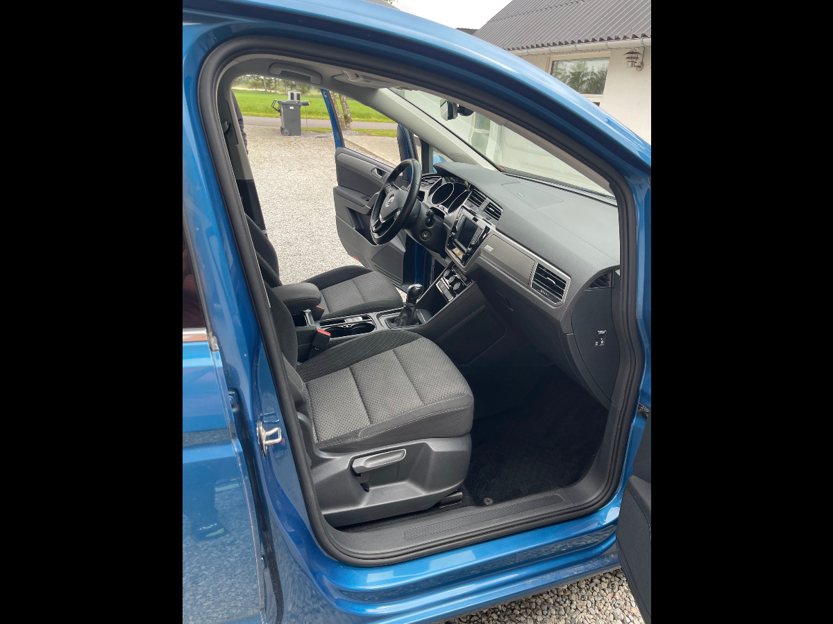 VOLKSWAGEN Touran Thumbnail 8