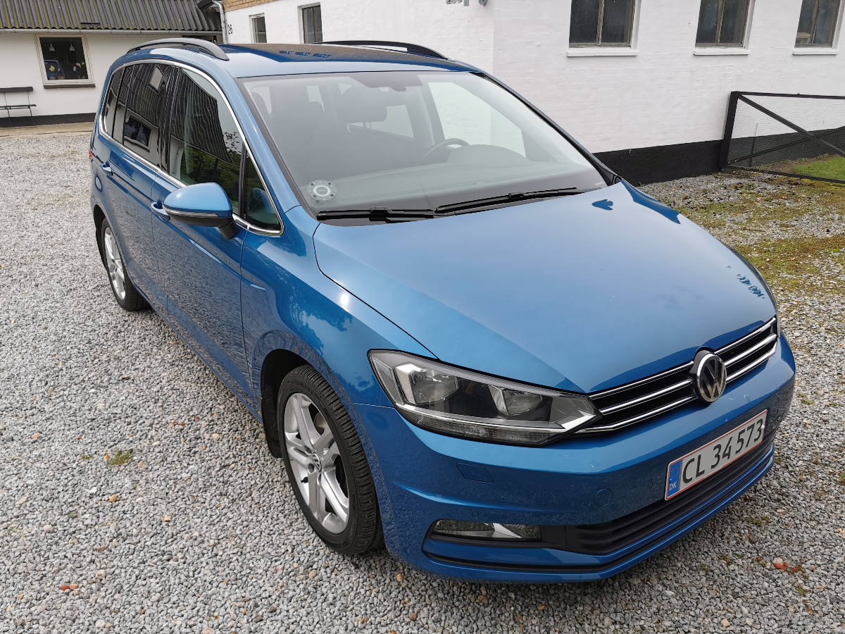 VOLKSWAGEN Touran Thumbnail 4
