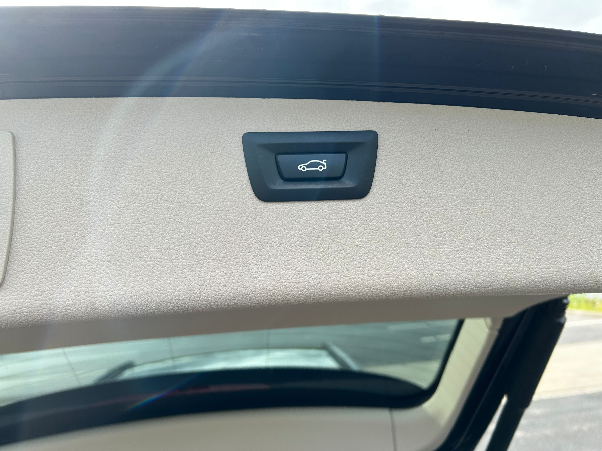 BMW 320 I Thumbnail 4