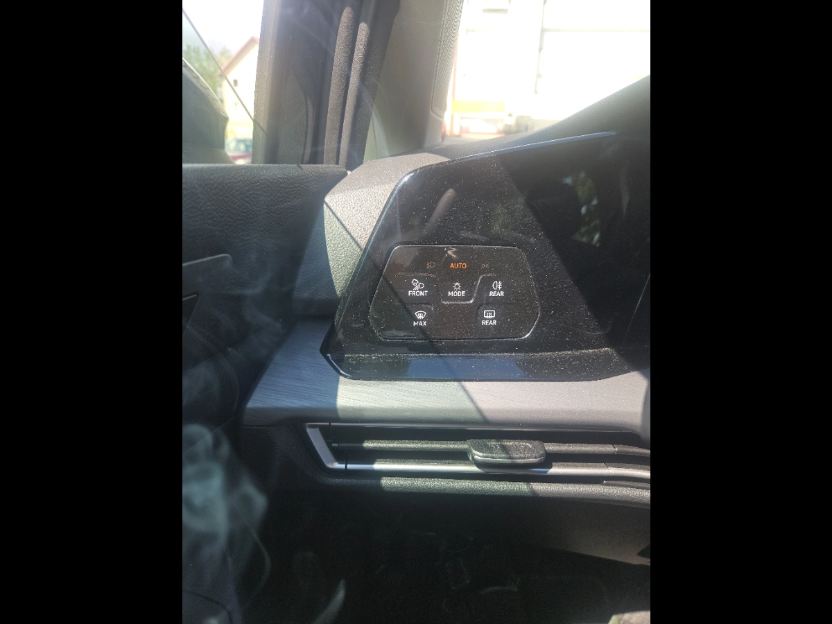 VOLKSWAGEN Golf Thumbnail 8