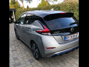 NISSAN Leaf Thumbnail 2