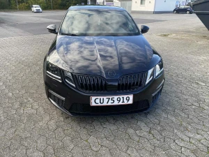 SKODA Octavia Rs Thumbnail 2