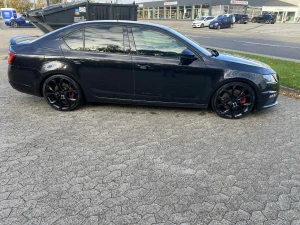 SKODA Octavia Rs Thumbnail 3
