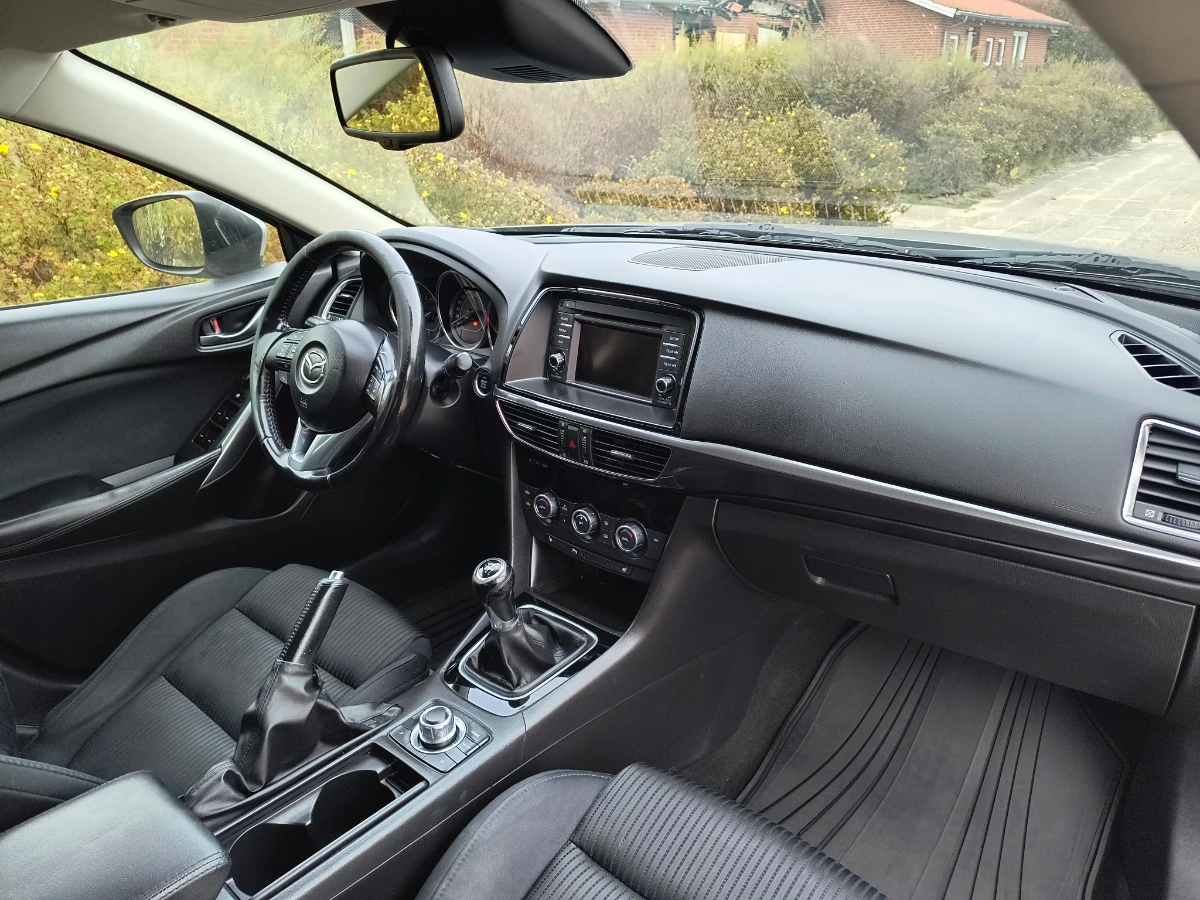MAZDA 6 1