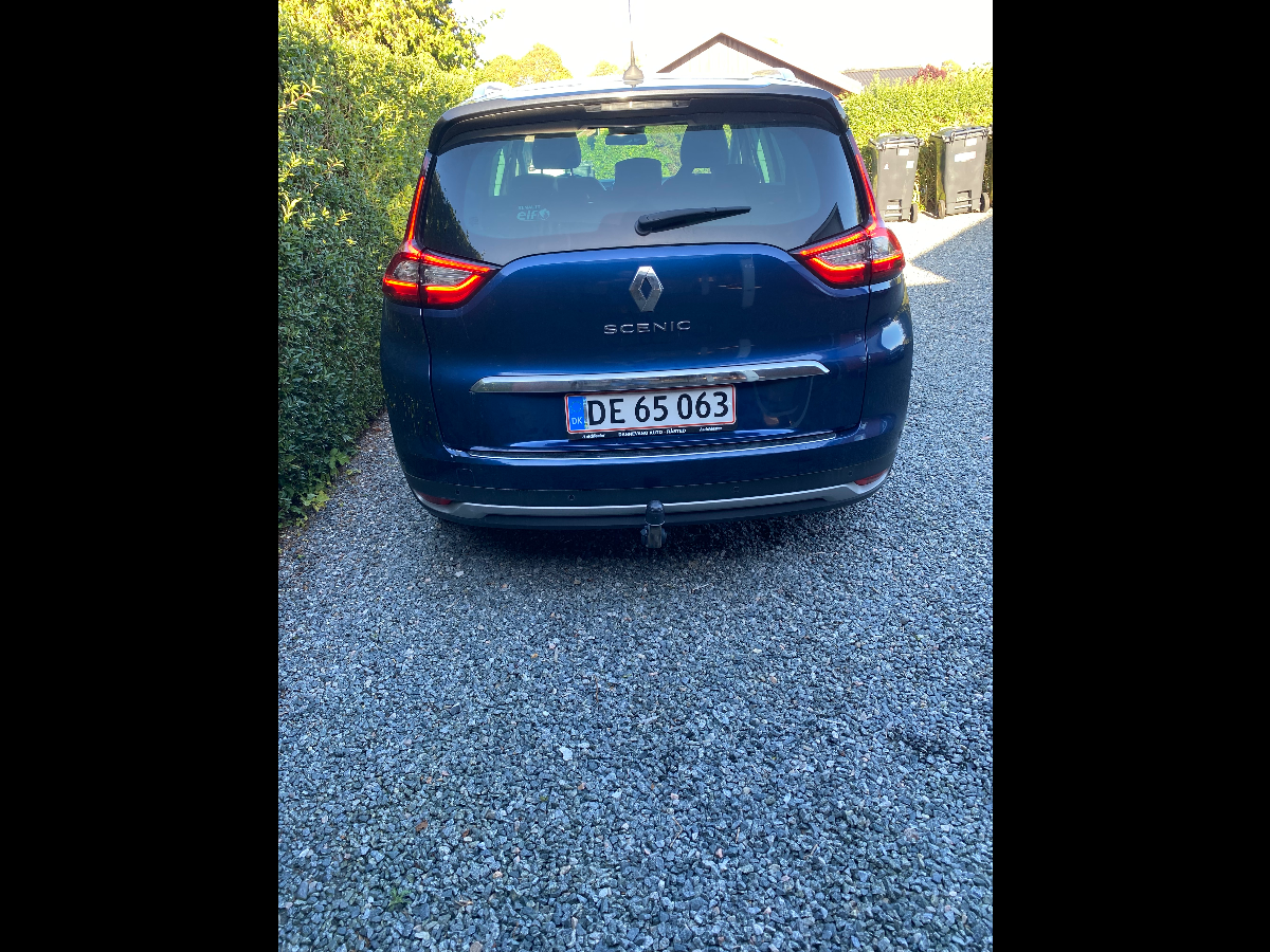 RENAULT Grand Scenic 1