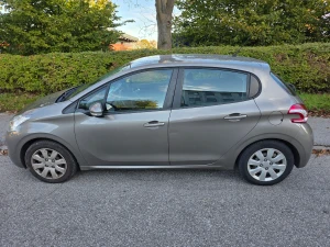 PEUGEOT 208 Thumbnail 8