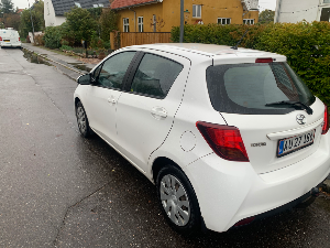 TOYOTA Yaris Thumbnail 11