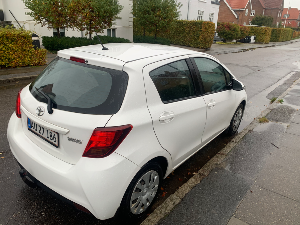 TOYOTA Yaris Thumbnail 4