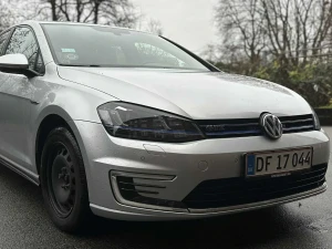 VOLKSWAGEN Golf Thumbnail 2