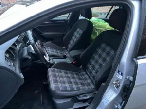 VOLKSWAGEN Golf Thumbnail 7