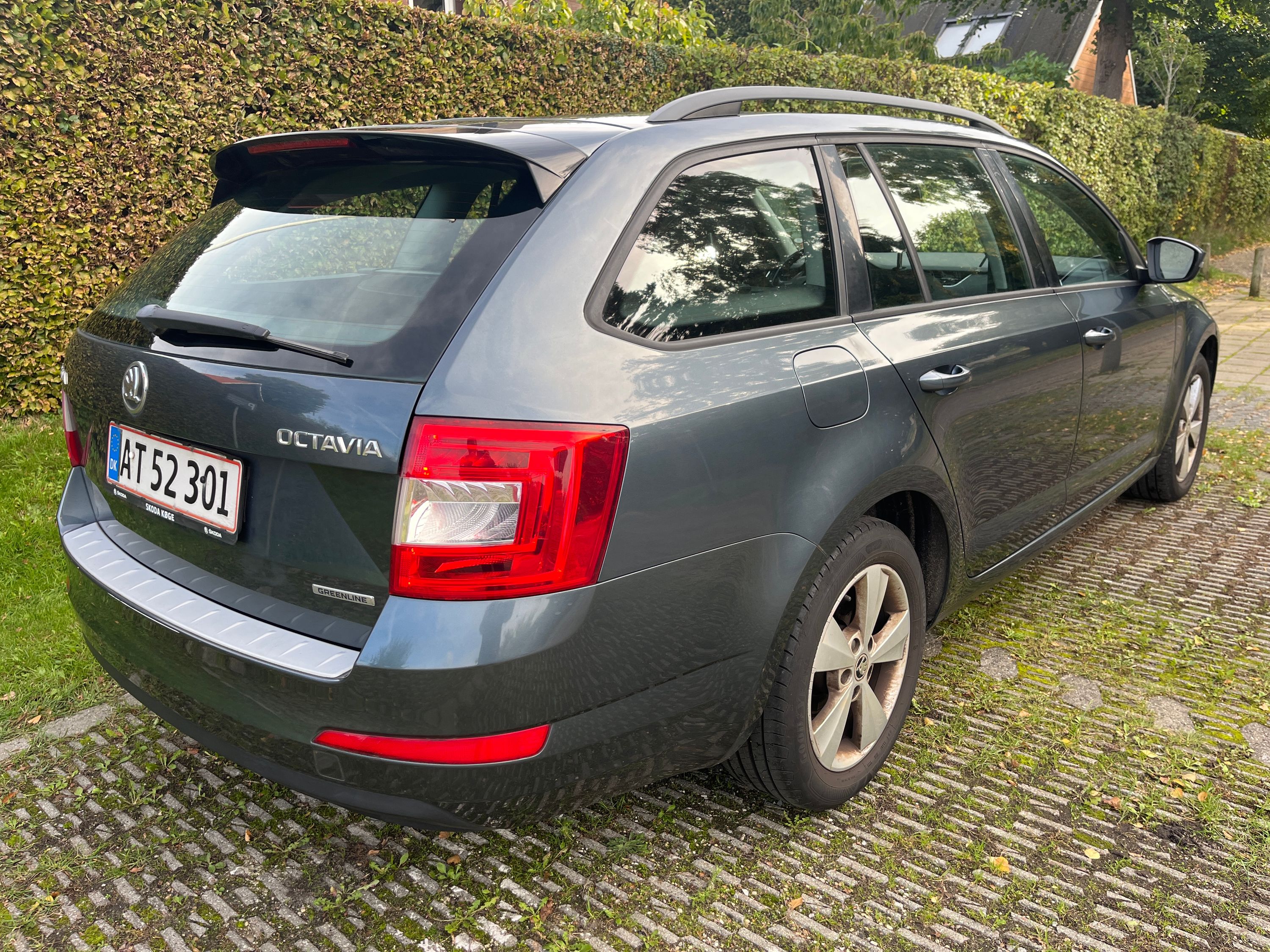 SKODA Octavia Combi Thumbnail 10