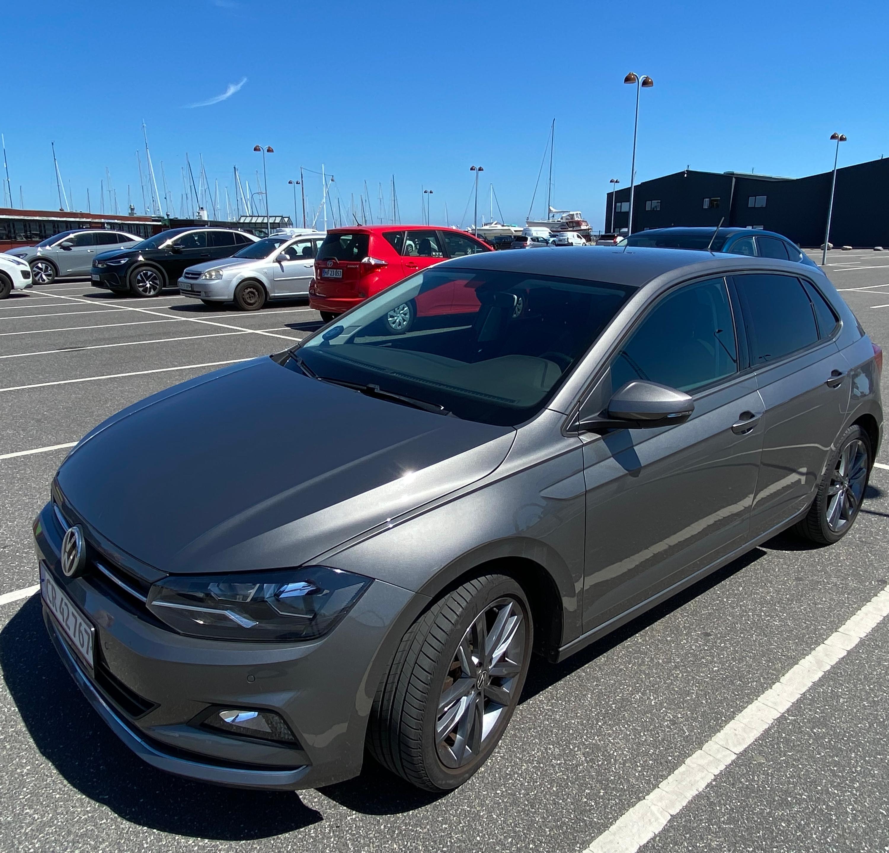 VOLKSWAGEN Polo