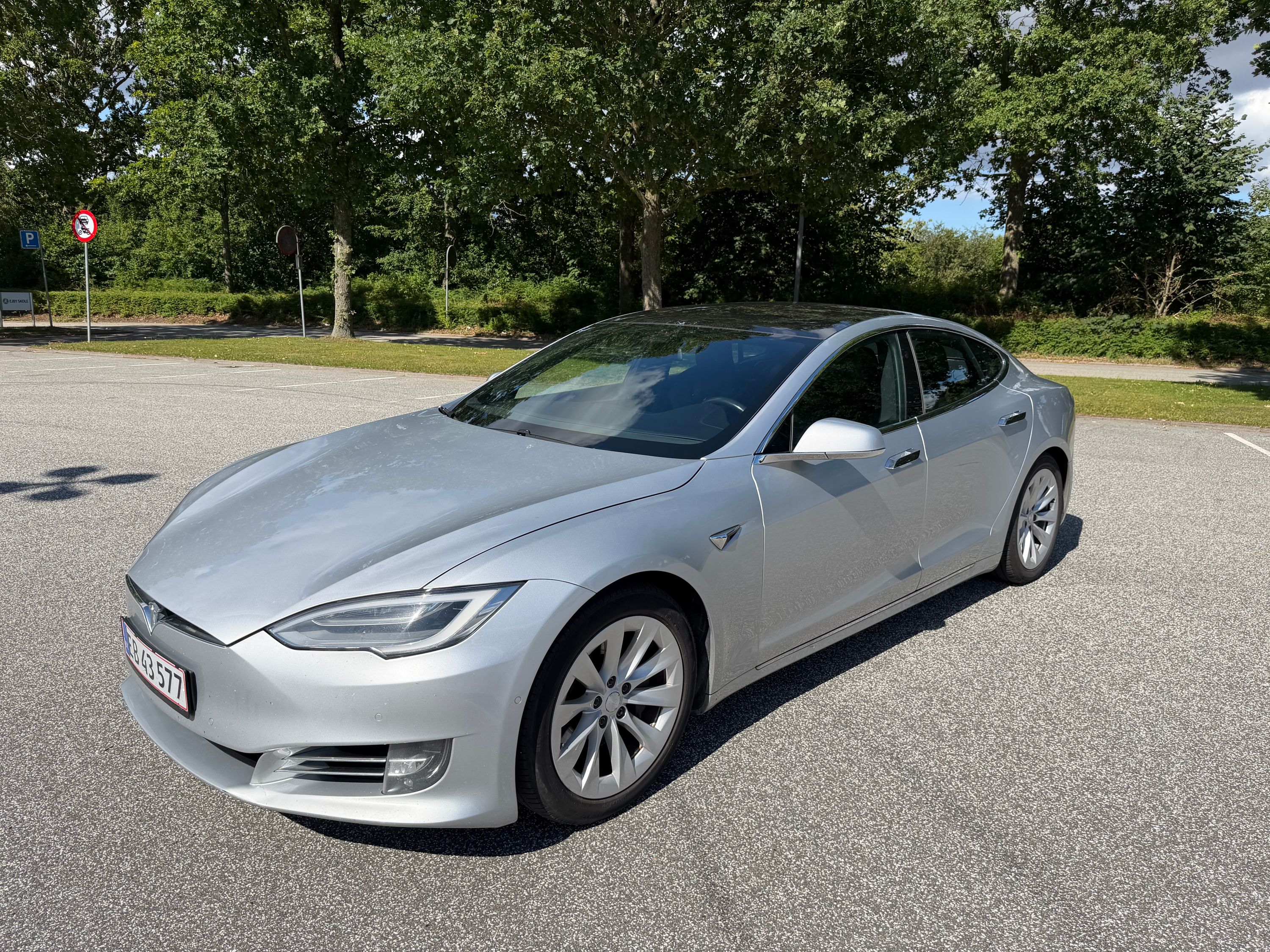 TESLA S