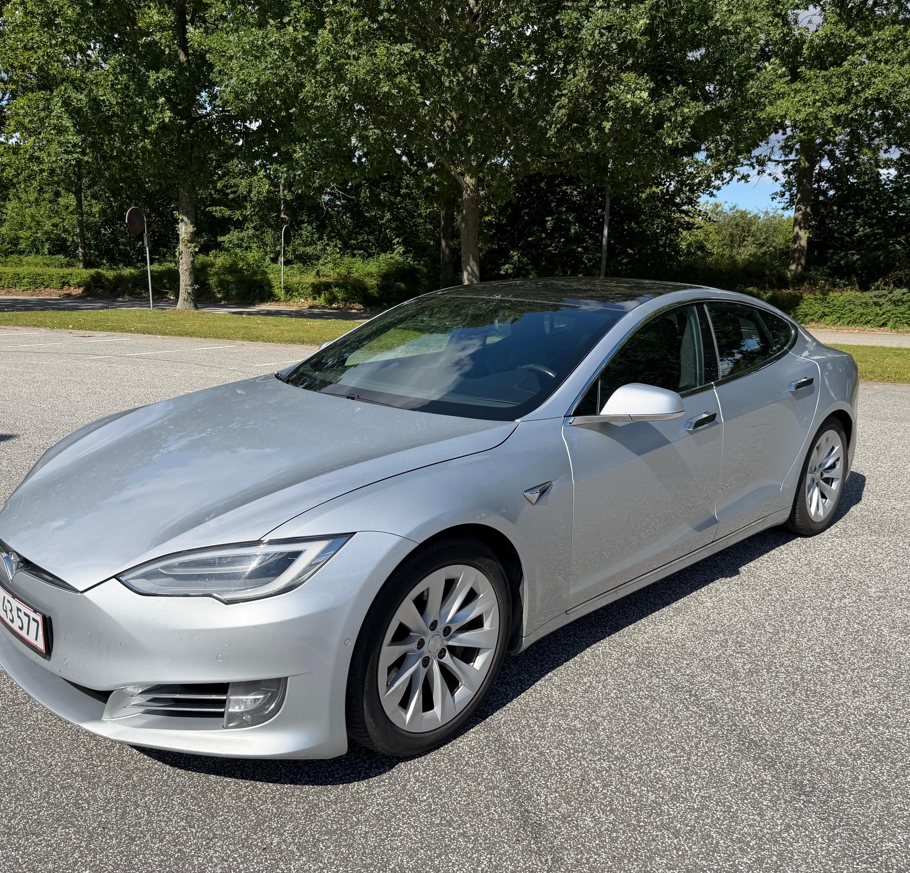 TESLA S