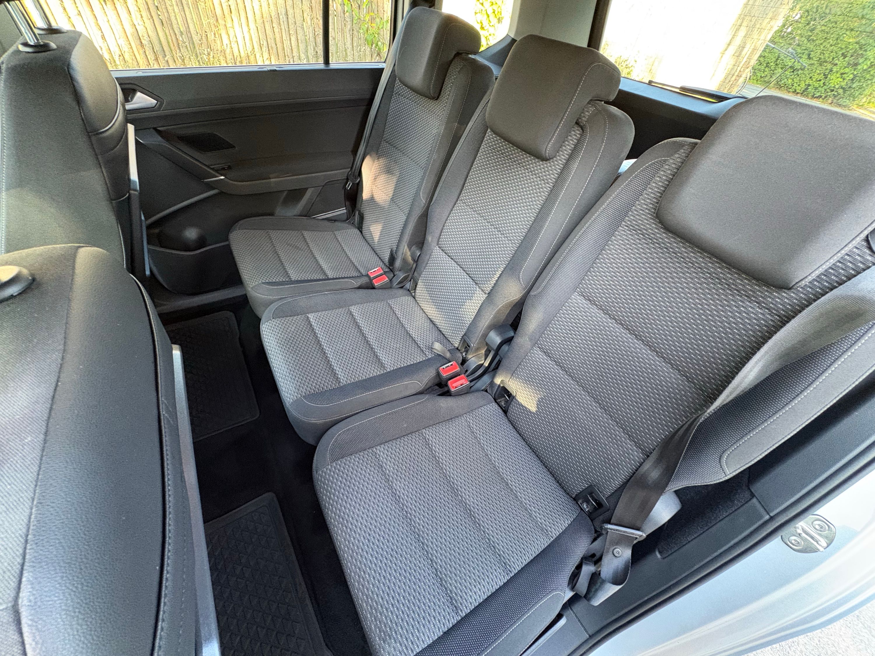 VOLKSWAGEN Touran Thumbnail 6