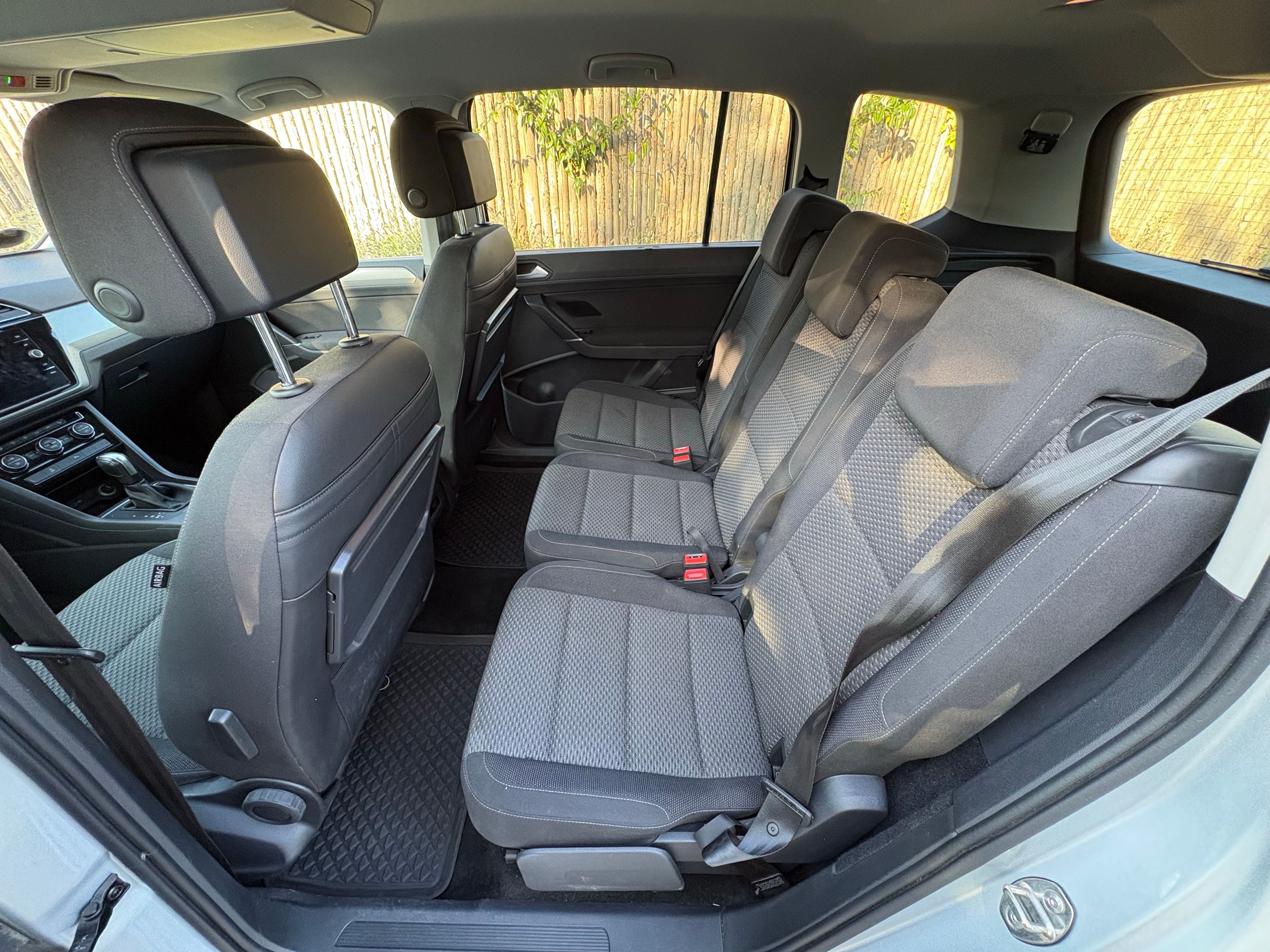 VOLKSWAGEN Touran Thumbnail 3