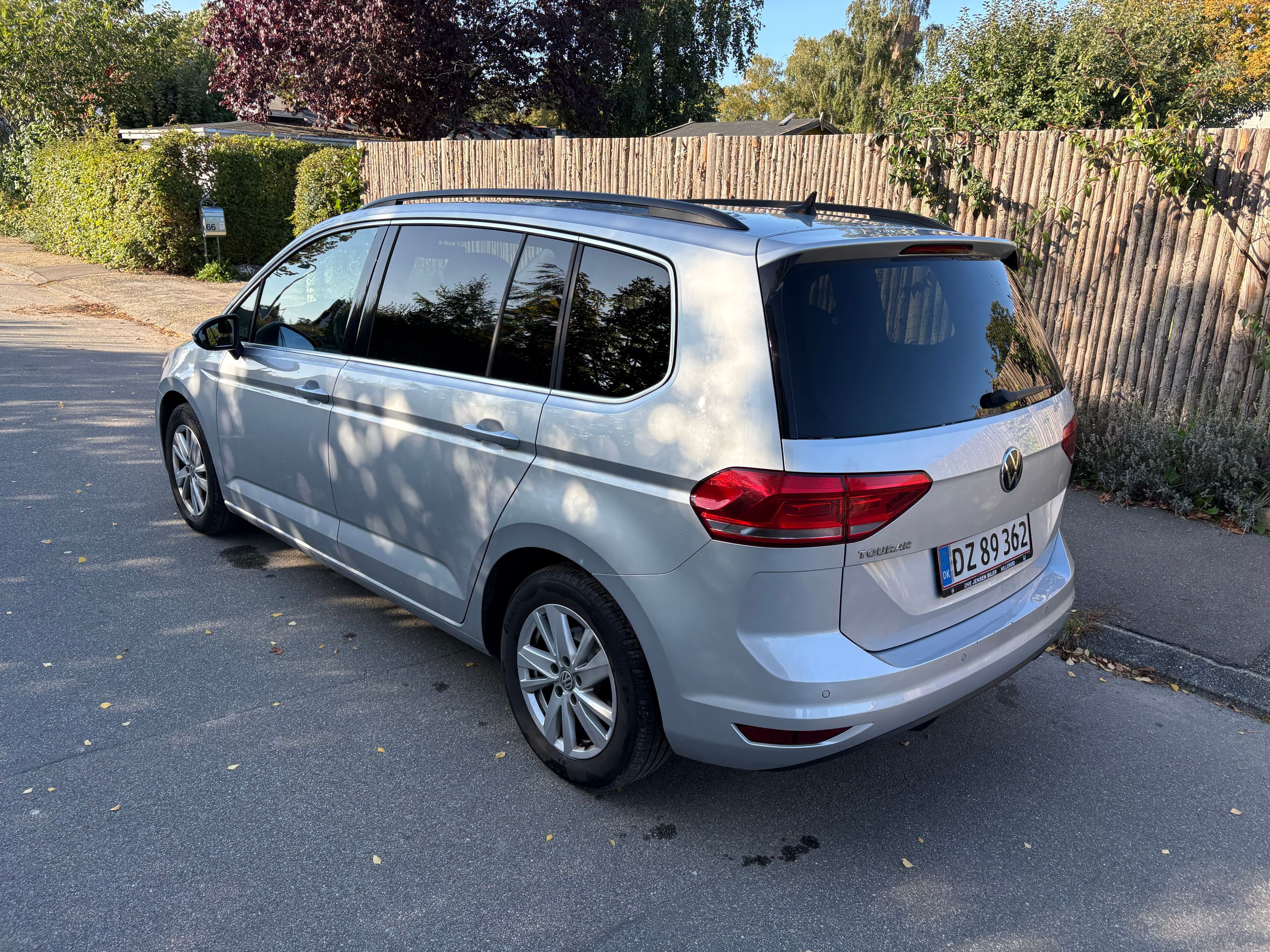 VOLKSWAGEN Touran Thumbnail 8