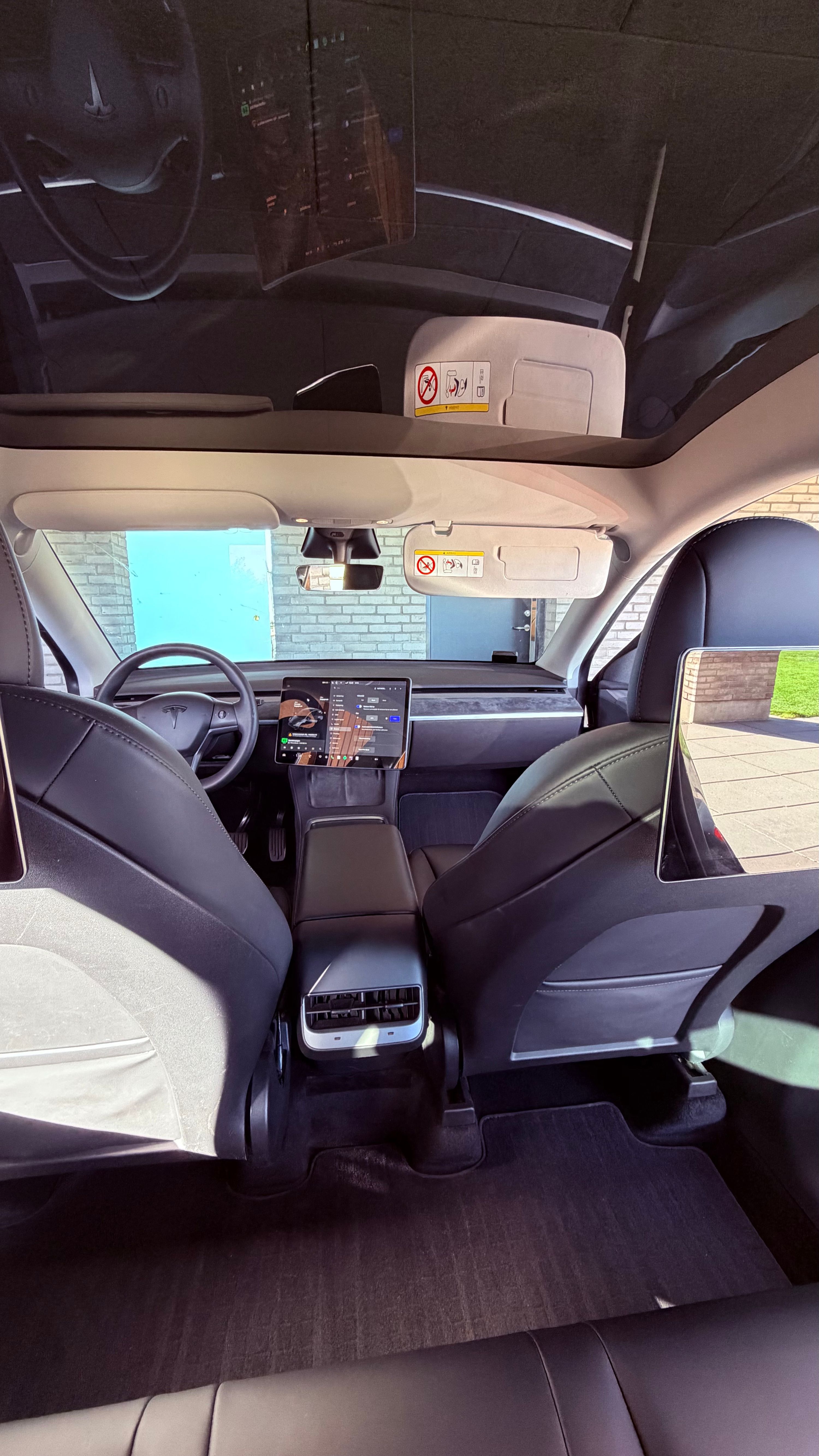 TESLA Model Y Thumbnail 13