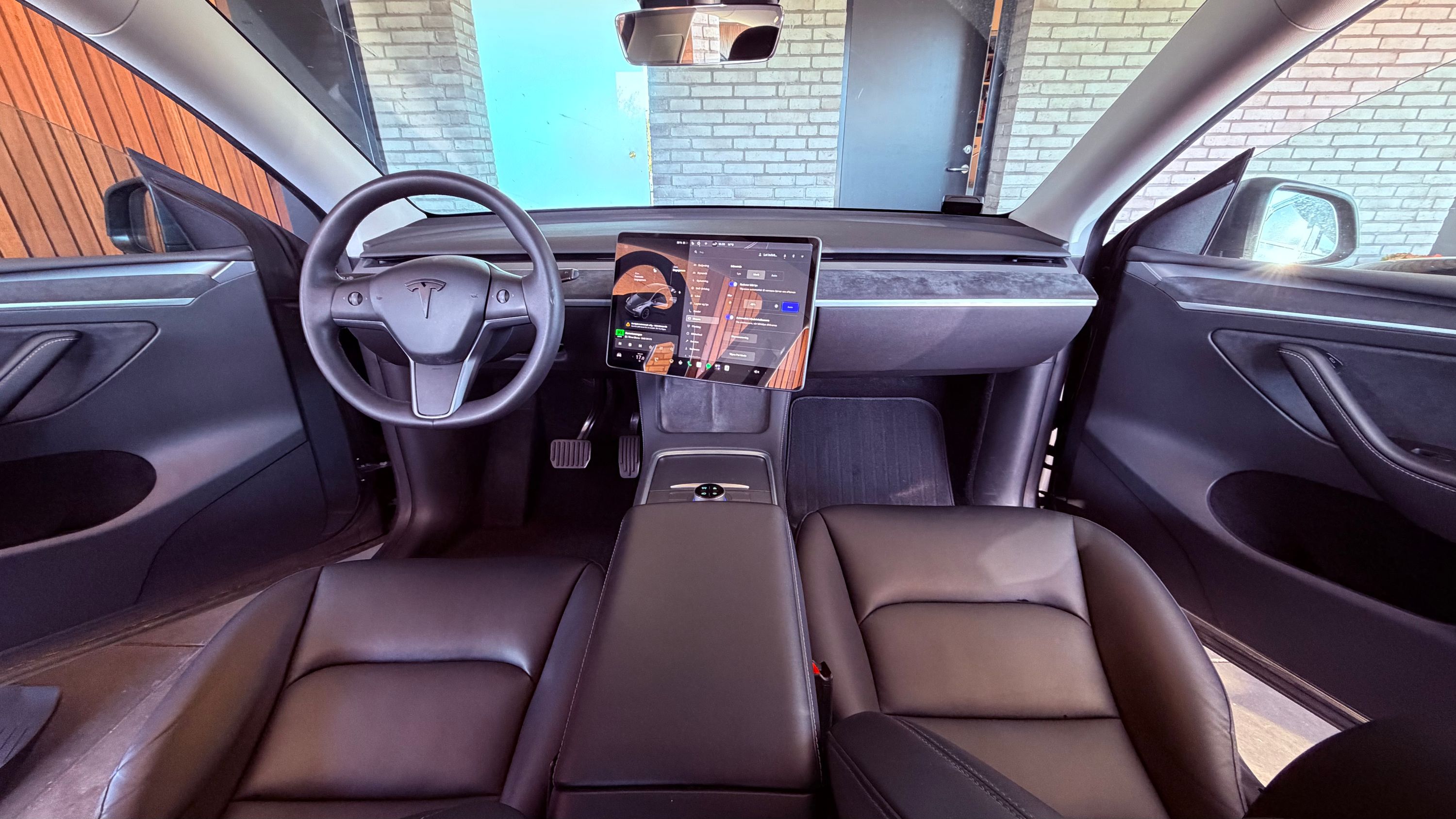 TESLA Model Y Thumbnail 14