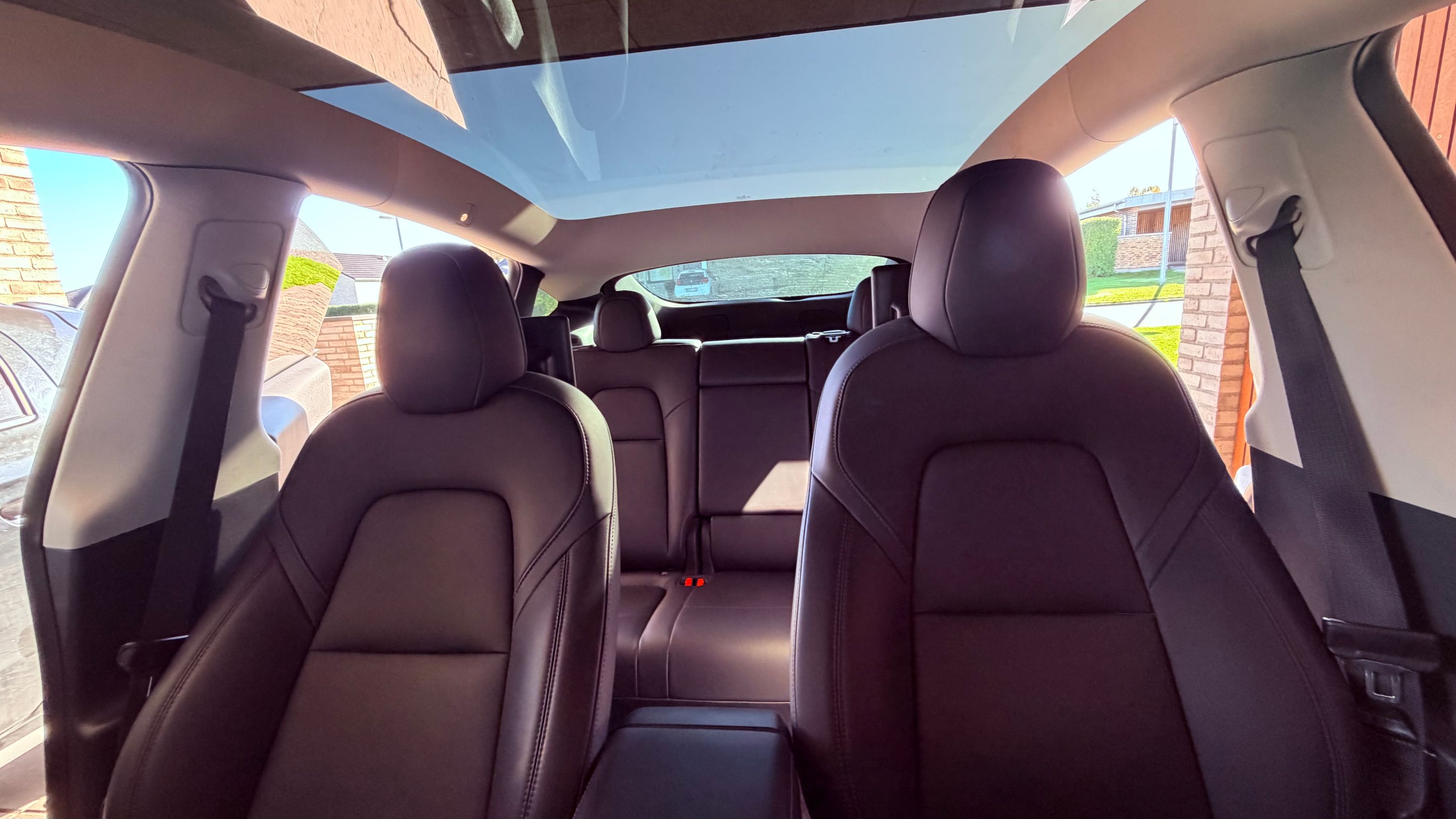 TESLA Model Y Thumbnail 9