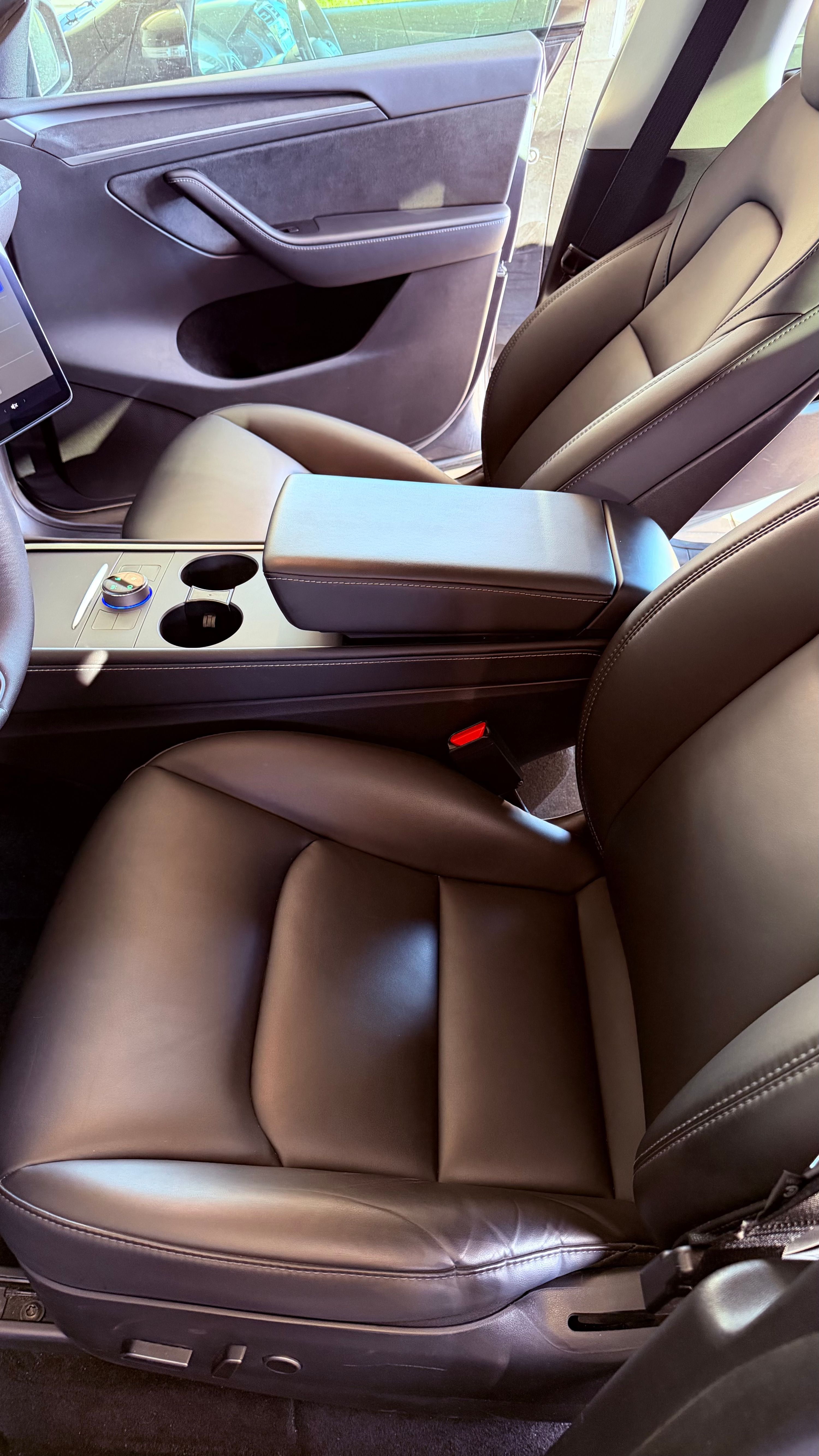 TESLA Model Y Thumbnail 10