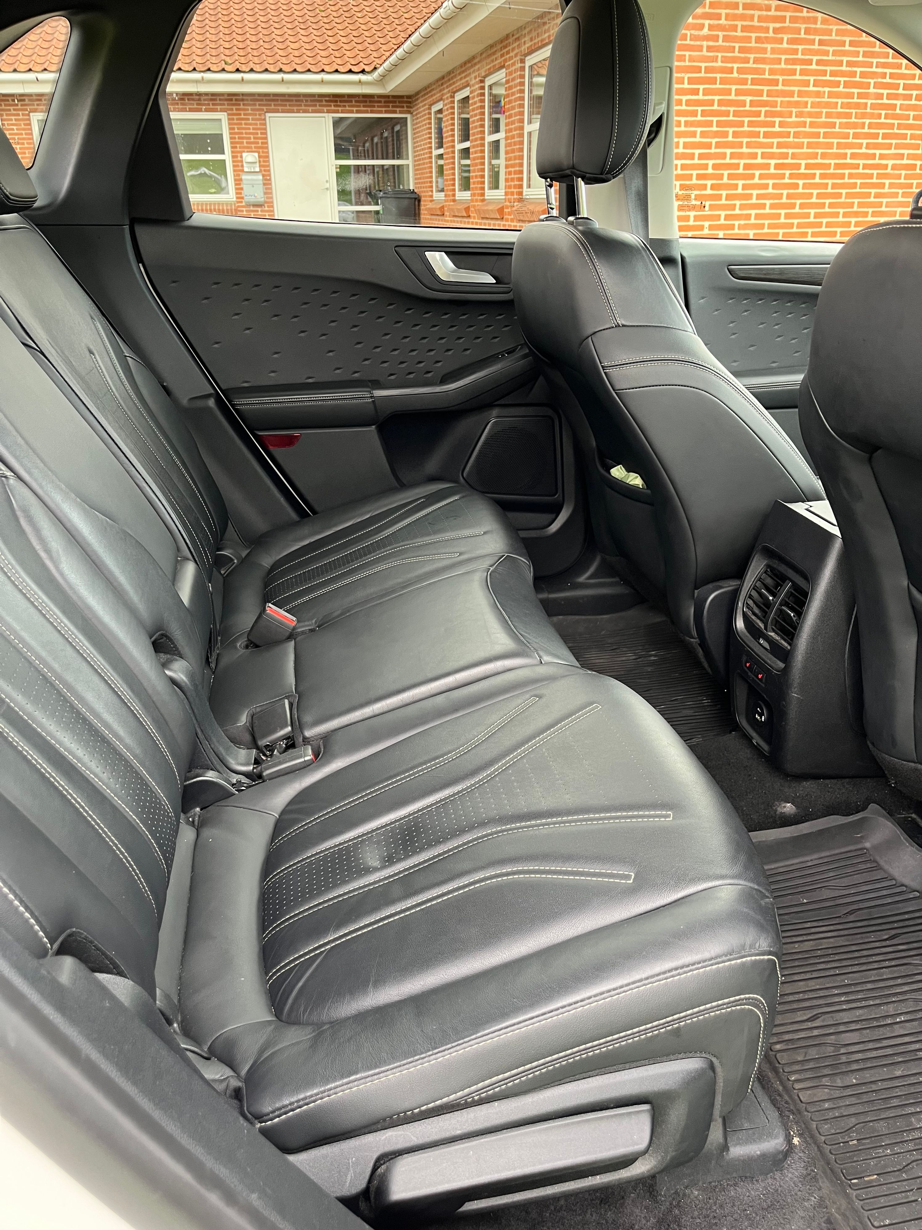 FORD Kuga Thumbnail 13
