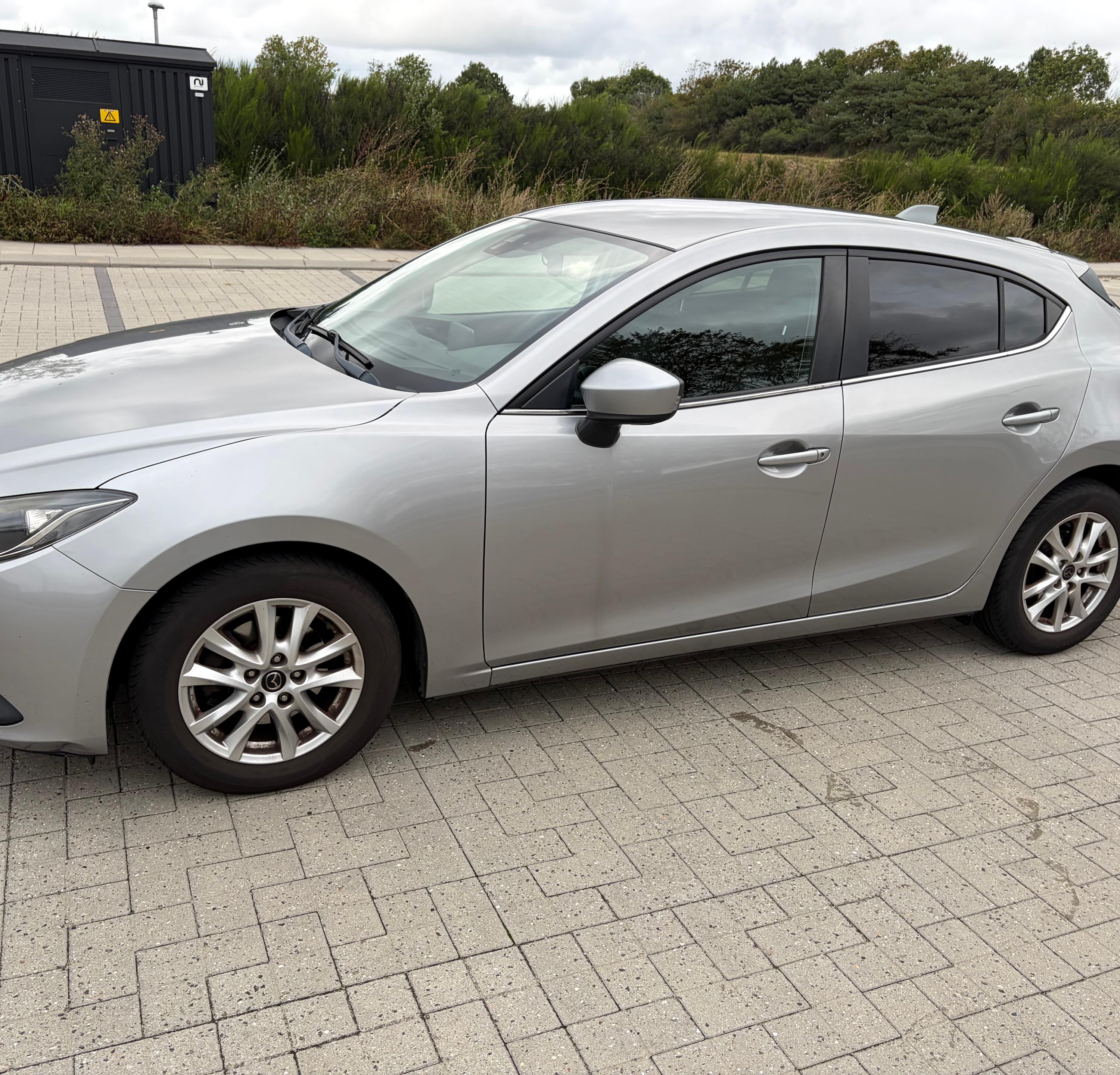 MAZDA 3