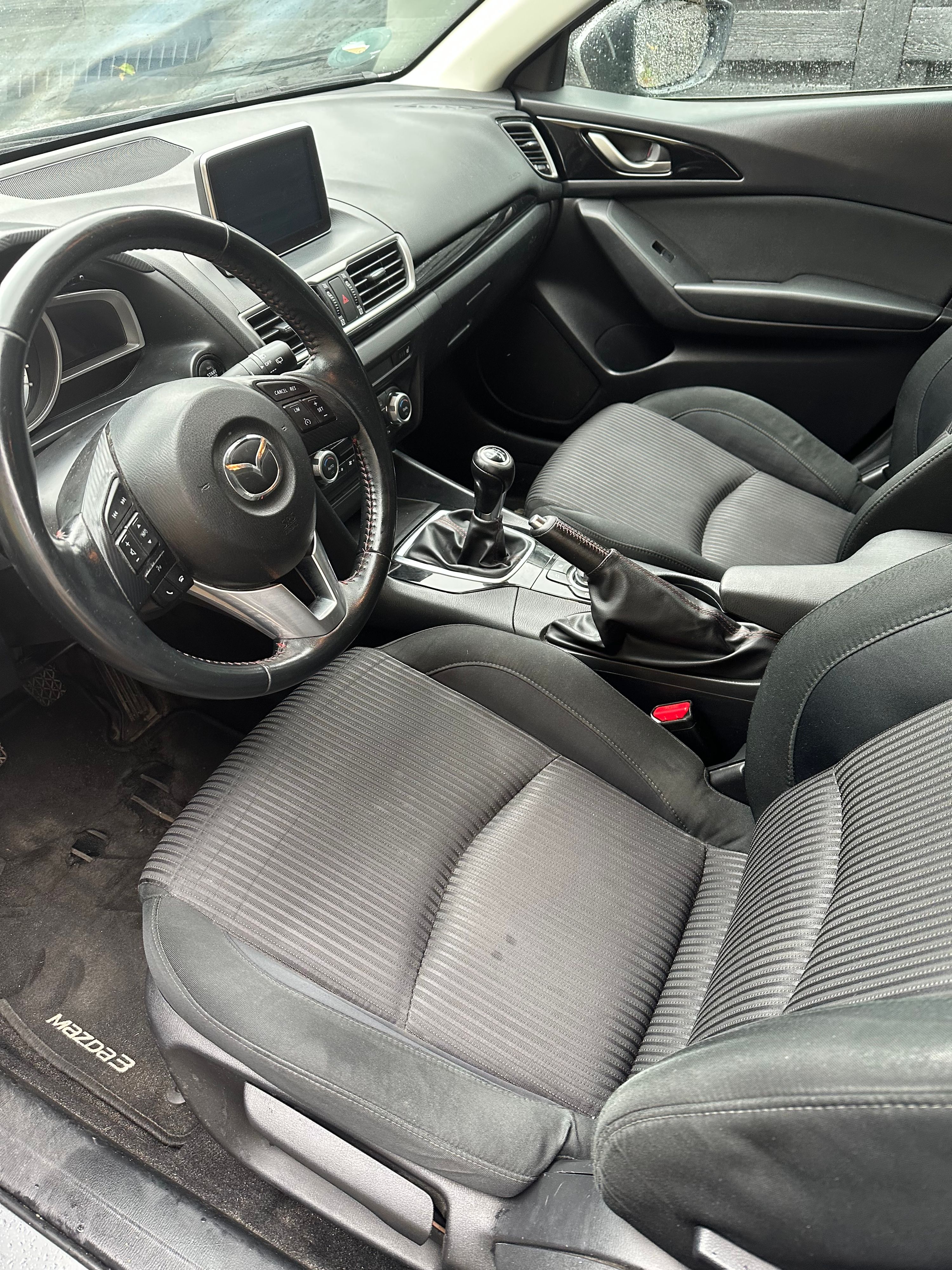 MAZDA 3 Thumbnail 8