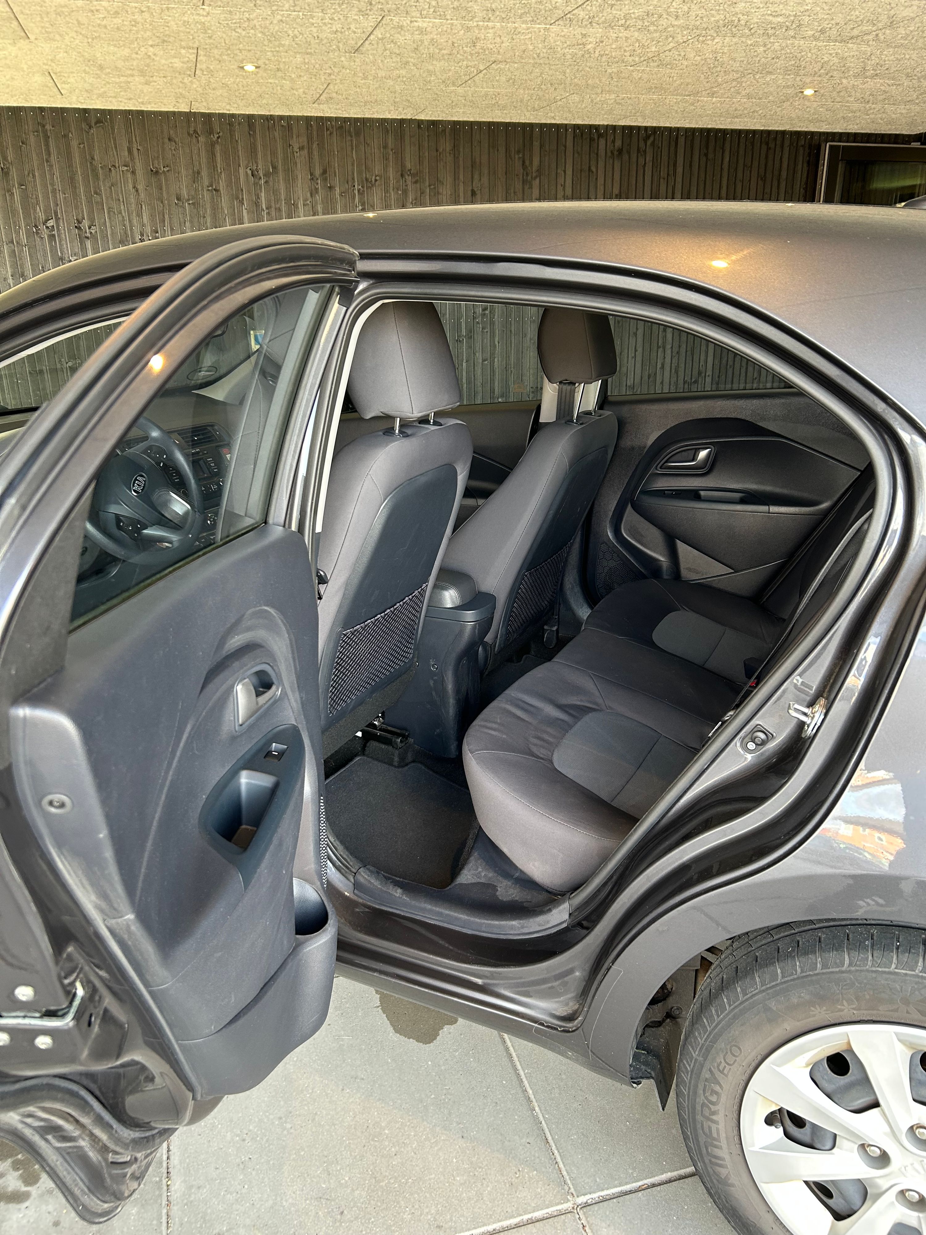 KIA Rio Thumbnail 6
