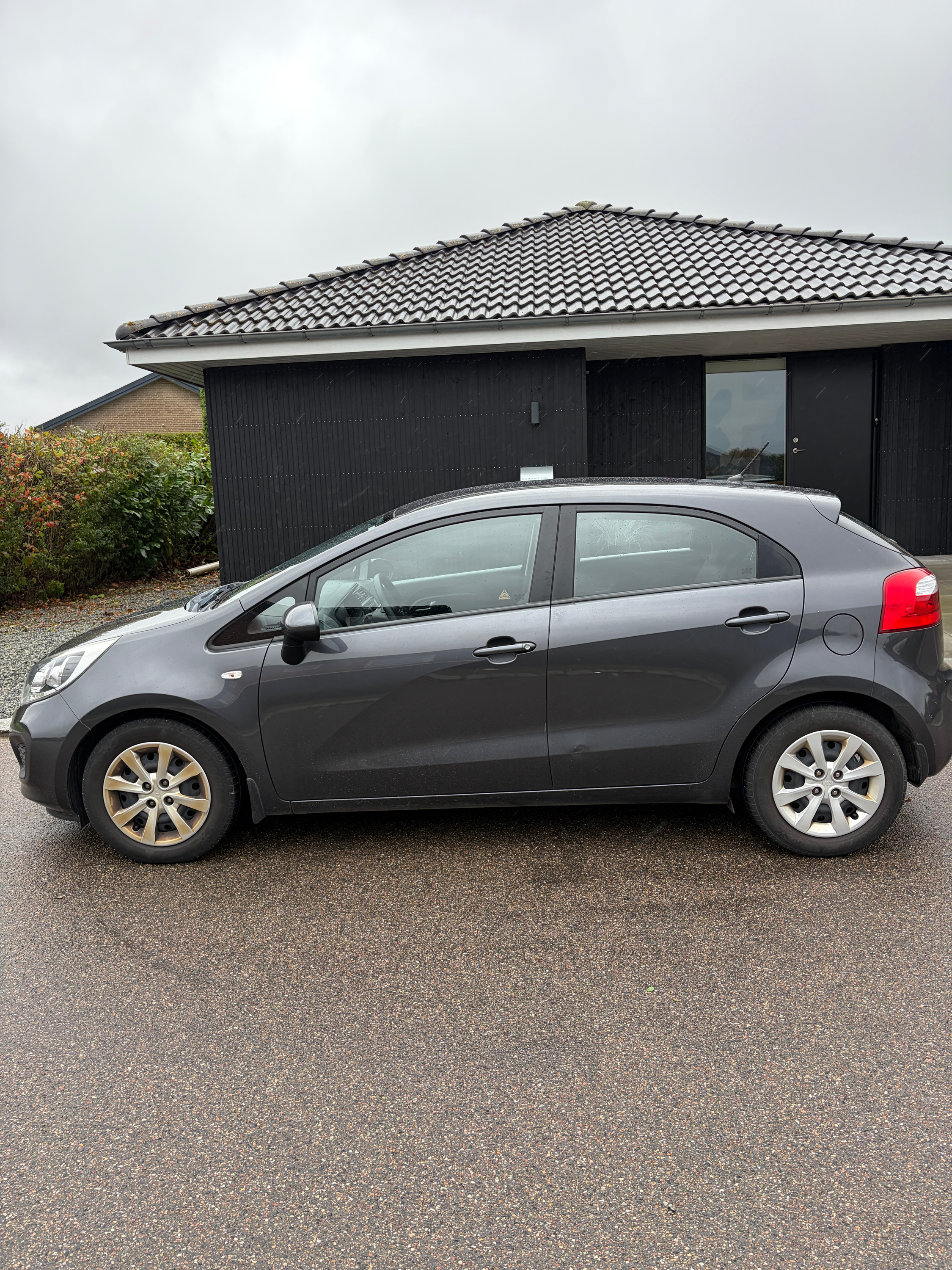 KIA Rio Thumbnail 16