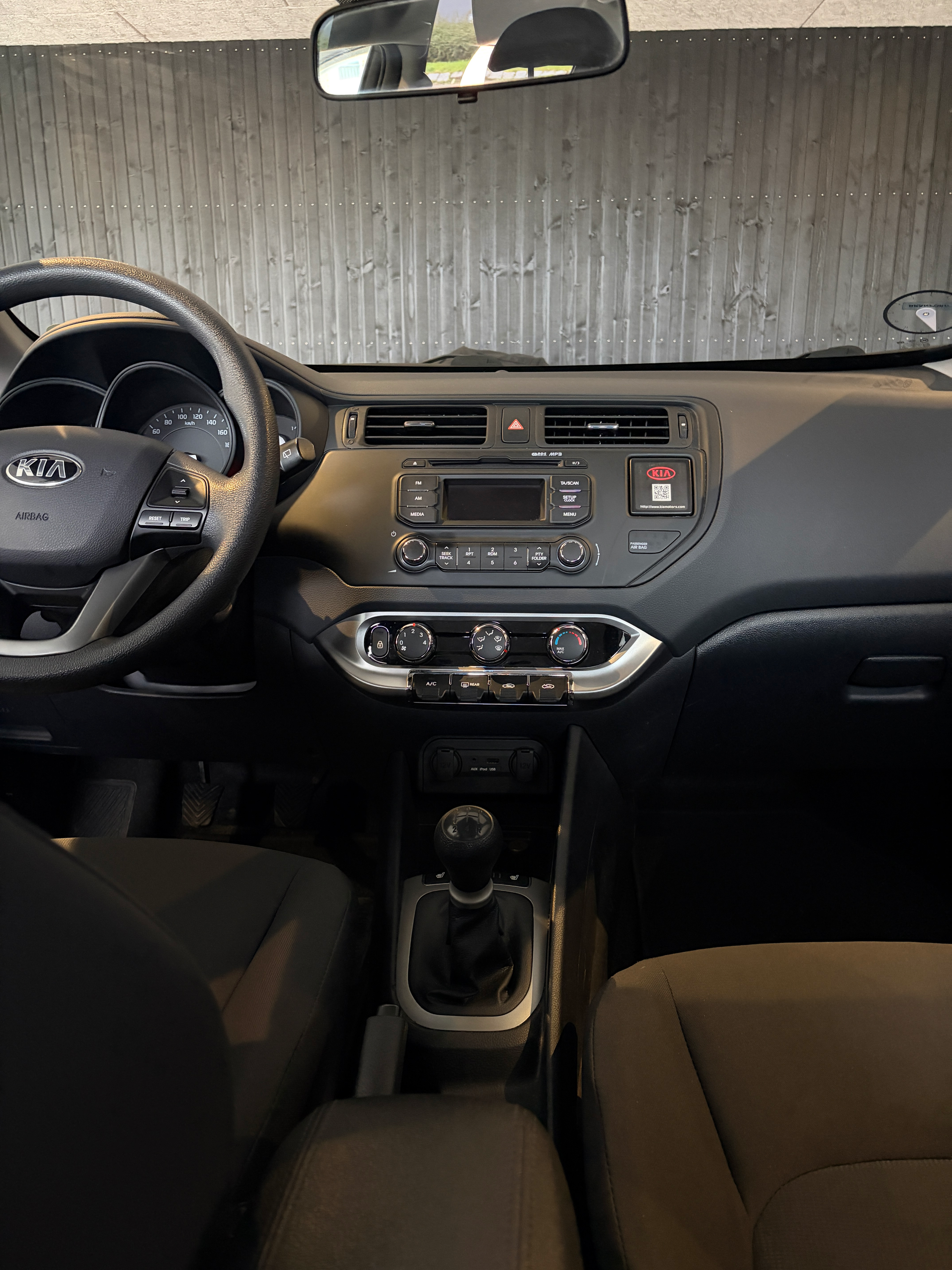 KIA Rio Thumbnail 9