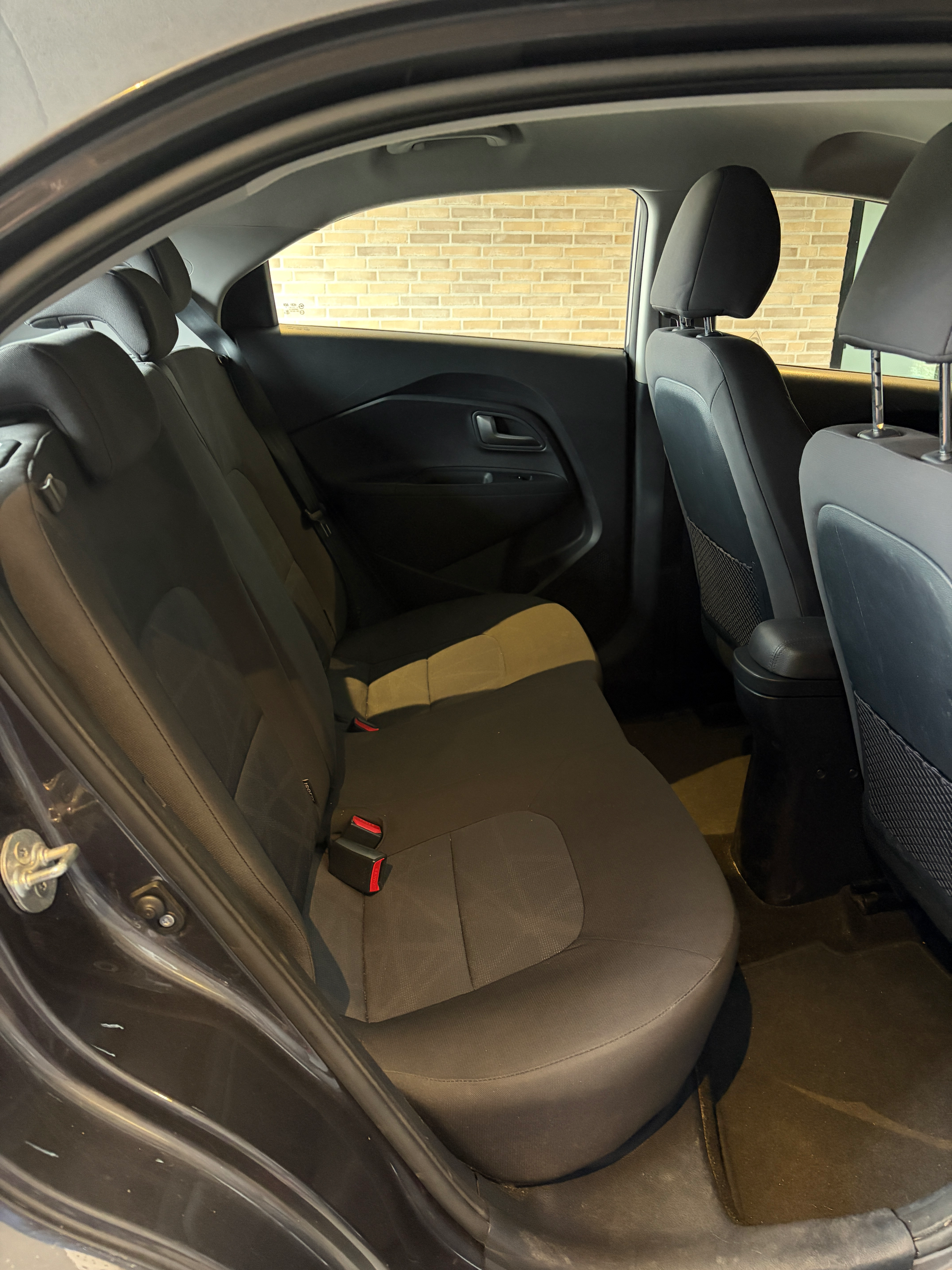 KIA Rio Thumbnail 15