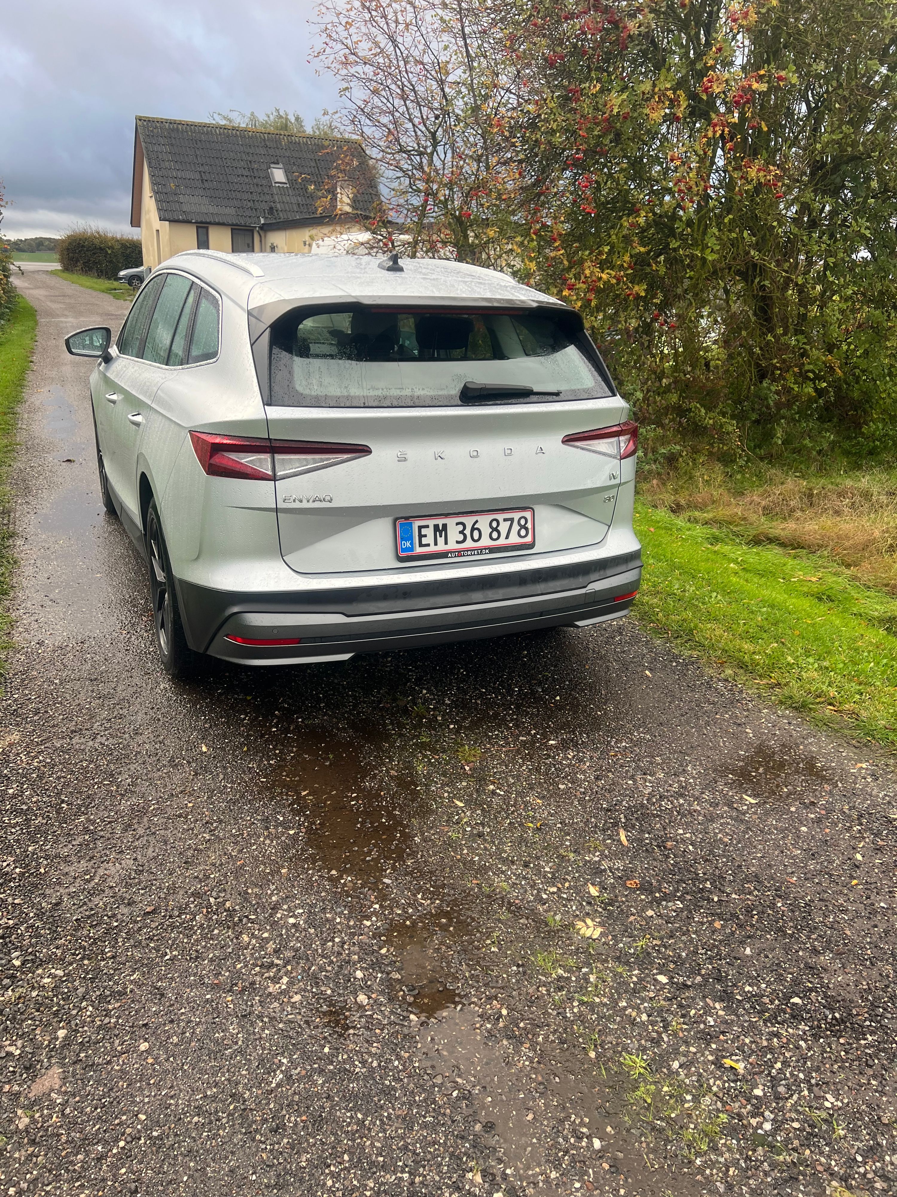 SKODA Enyaq Thumbnail 3