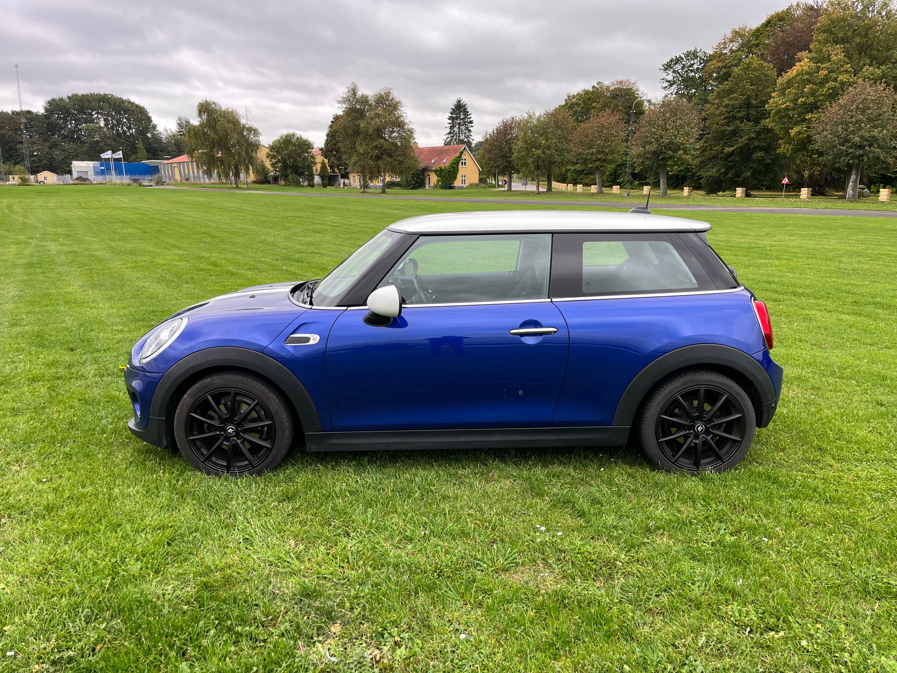 MINI Cooper Thumbnail 7