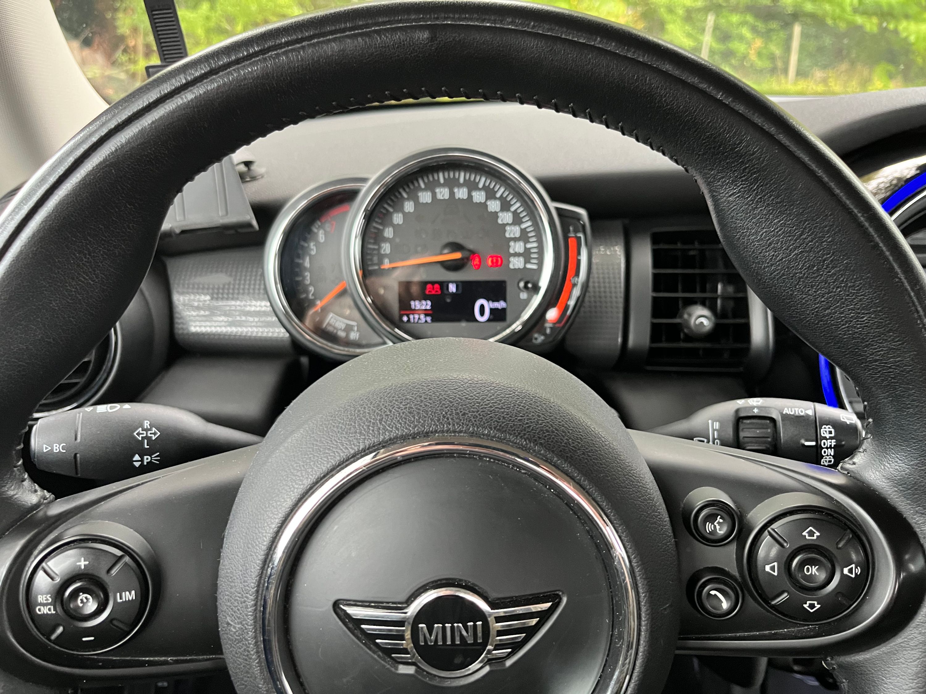 MINI Cooper Thumbnail 6