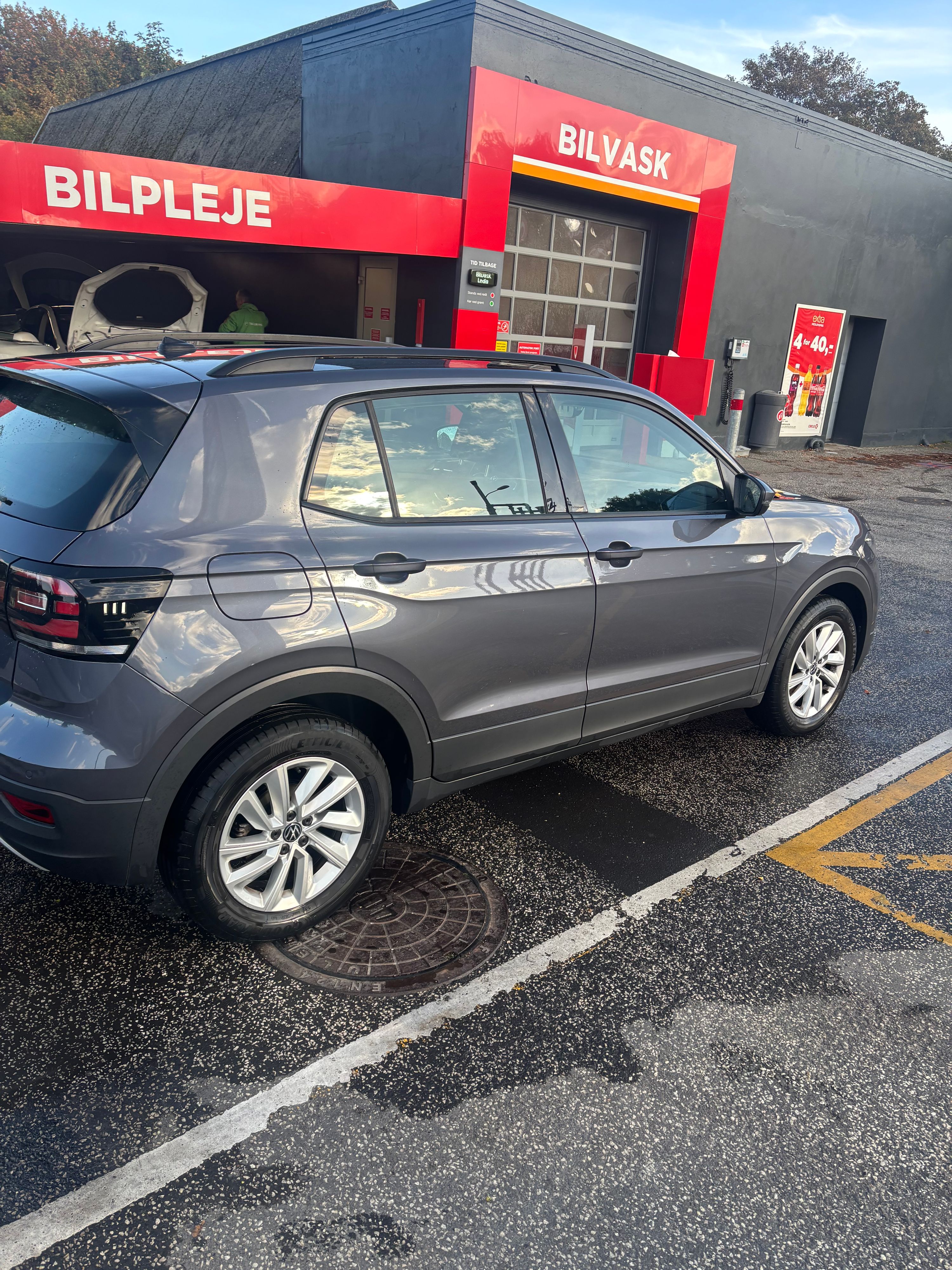 VOLKSWAGEN T-Cross Thumbnail 2
