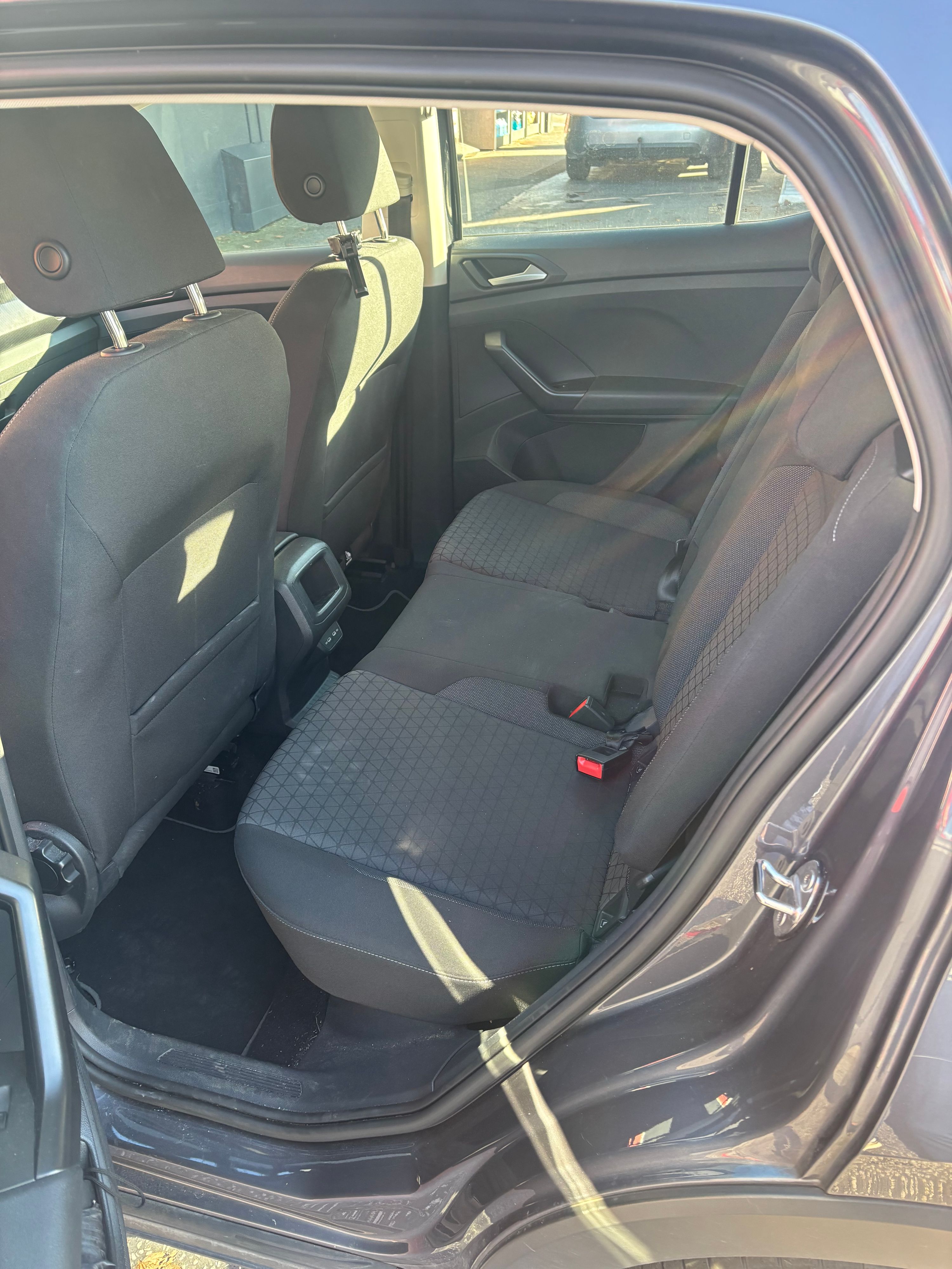 VOLKSWAGEN T-Cross Thumbnail 4