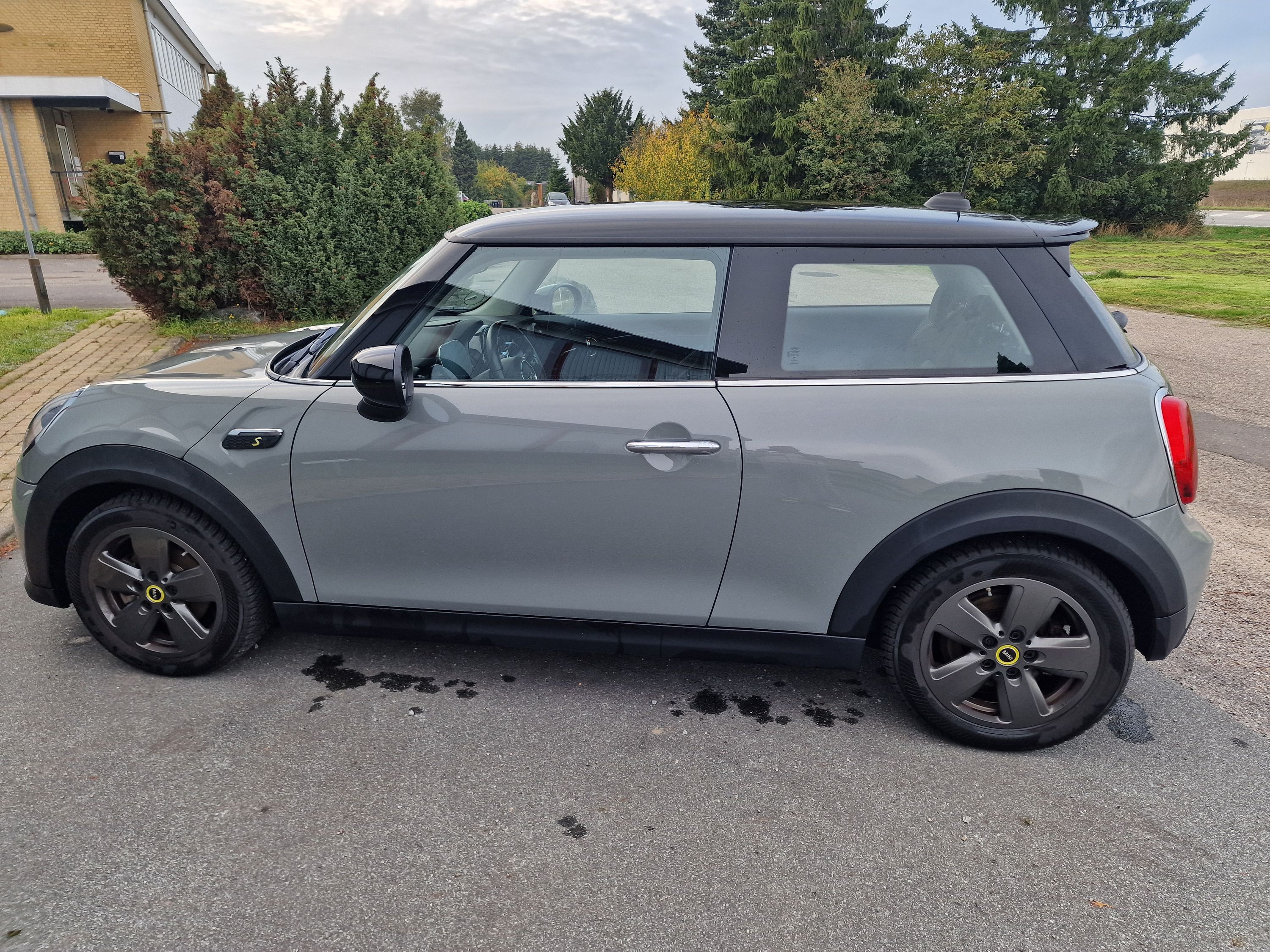 MINI Cooper Se Thumbnail 2