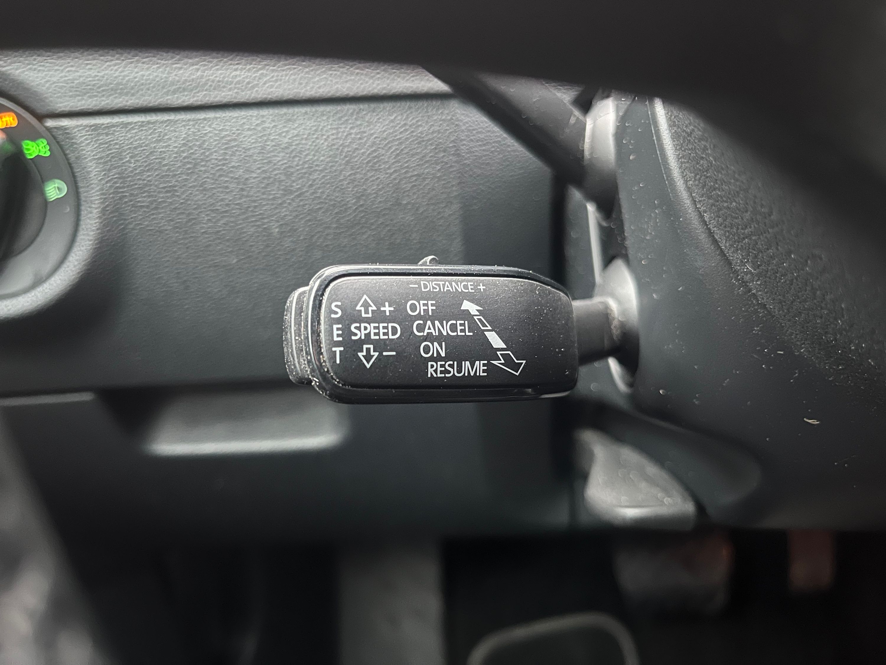 SKODA Octavia Thumbnail 2