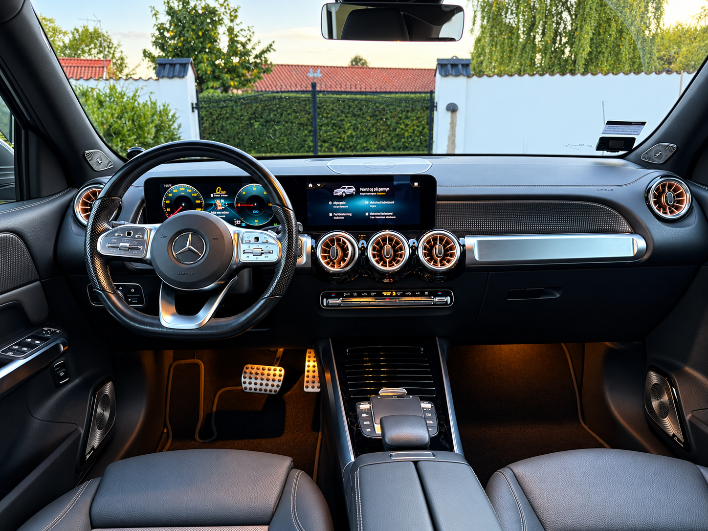 MERCEDES-BENZ Eqb300 Thumbnail 3