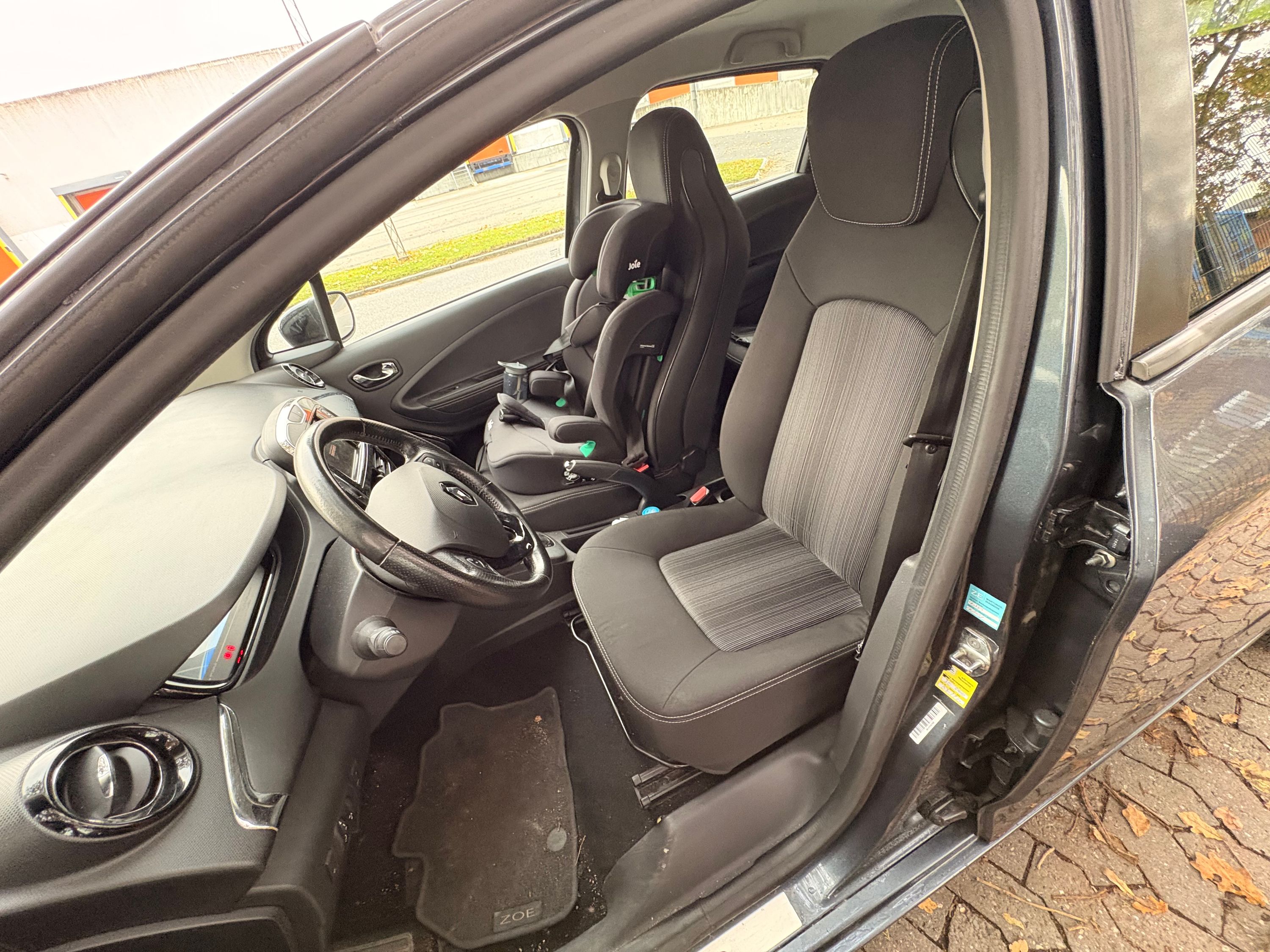 RENAULT Zoe Thumbnail 3
